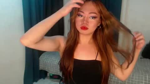 zemi_max online show from November 24, 2025, 4:12 am