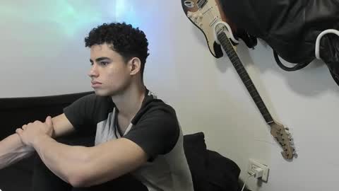 Snapshot of zenhzu chatting on December 3, 2024, 9:12 pm zenzhu online show from December 3, 2024, 9:12 pm