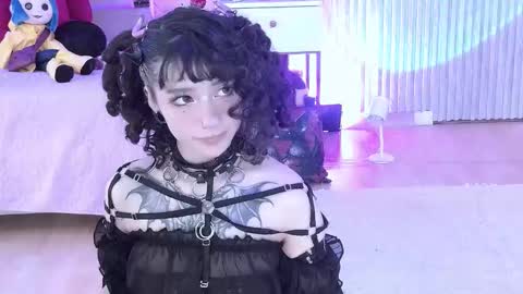 Snapshot of zephirah_abney chatting on November 8, 2025, 3:01 pm online show from November 8, 2025, 3:01 pm