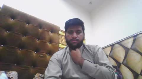 zes6363 online show from November 8, 2025, 4:07 pm