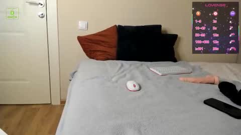 Snapshot of zeyn_edwards chatting on November 28, 2025, 12:19 pm ZEYN online show from November 28, 2025, 12:19 pm