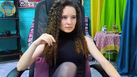 zianichols online show from February 10, 2025, 12:18 pm