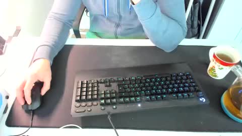 Snapshot of ziemlichflutschig chatting on December 9, 2024, 11:47 am ziemlichflutschig online show from December 9, 2024, 11:47 am