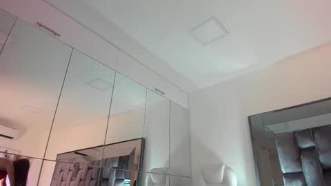 Snapshot of zinnia_mosley chatting on November 21, 2025, 11:31 am Nia online show from November 21, 2025, 11:31 am