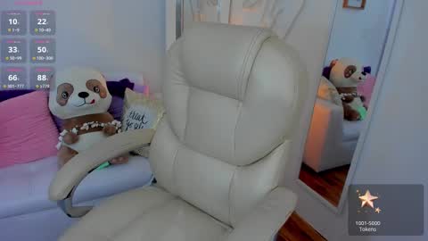 Zobe Love online show from March 4, 2025, 9:43 pm