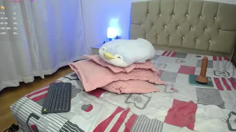 Snapshot of zoe_alanaa chatting on December 24, 2024, 11:33 pm ZOEE online show from December 24, 2024, 11:33 pm