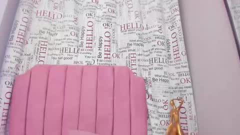 Snapshot of zoe_blond chatting on October 15, 2025, 12:16 pm zoe_blond online show from October 15, 2025, 12:16 pm