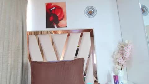 Zoe online show from September 23, 2025, 12:30 pm