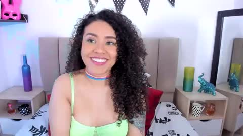 Zoe Gruber online show from December 5, 2024, 1:25 am