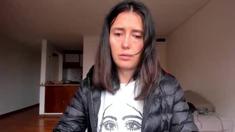 ZOE online show from October 17, 2025, 8:33 pm