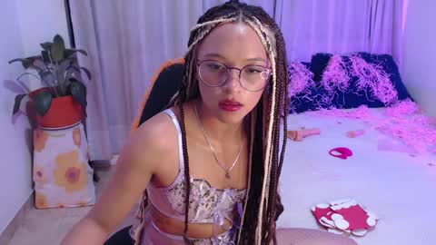 Snapshot of zoe_khall chatting on December 14, 2024, 4:34 am ZOE online show from December 14, 2024, 4:34 am