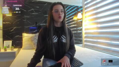 Zoe online show from October 22, 2025, 11:32 am