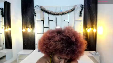 Zoe Novakk  online show from December 16, 2025, 2:11 pm