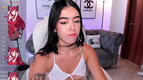 Snapshot of zoee_jackson chatting on January 25, 2025, 6:57 pm  zoee jackson online show from January 25, 2025, 6:57 pm
