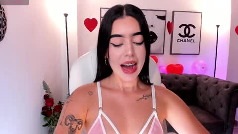 Snapshot of zoee_jackson chatting on February 16, 2025, 6:43 pm  zoee jackson online show from February 16, 2025, 6:43 pm