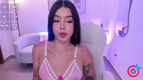Snapshot of zoee_jackson chatting on March 8, 2025, 6:58 pm  zoee jackson online show from March 8, 2025, 6:58 pm