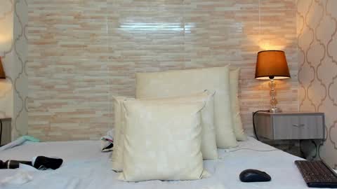 Snapshot of zoeesmitth chatting on December 21, 2024, 2:15 pm ZoeeSmitth online show from December 21, 2024, 2:15 pm