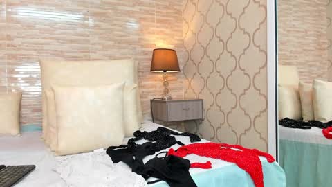 Snapshot of zoeesmitth chatting on December 28, 2024, 6:18 pm ZoeeSmitth online show from December 28, 2024, 6:18 pm