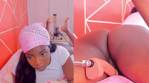 Snapshot of zoeethompson_cm chatting on February 4, 2025, 1:13 am online show from February 4, 2025, 1:13 am