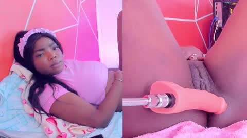 Snapshot of zoeethompson_cm chatting on February 7, 2025, 11:55 pm online show from February 7, 2025, 11:55 pm