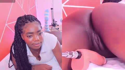 Snapshot of zoeethompson_cm chatting on March 10, 2025, 2:16 pm online show from March 10, 2025, 2:16 pm