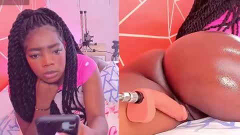 Snapshot of zoeethompson_cm chatting on March 12, 2025, 11:20 am online show from March 12, 2025, 11:20 am