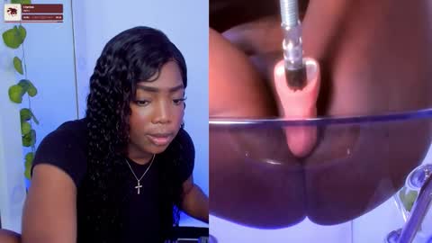 Snapshot of zoeethompson_cm chatting on October 22, 2025, 11:21 am online show from October 22, 2025, 11:21 am