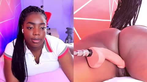 Snapshot of zoeethompson_cm chatting on November 22, 2025, 10:58 am online show from November 22, 2025, 10:58 am