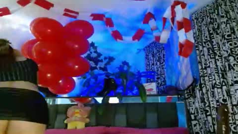 zoemi online show from February 18, 2025, 5:09 am