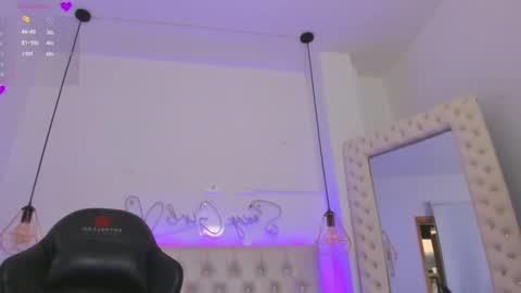 zoeth_ruiz online show from January 16, 2025, 6:27 pm