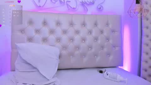 zoeth_ruiz online show from January 17, 2025, 3:11 pm