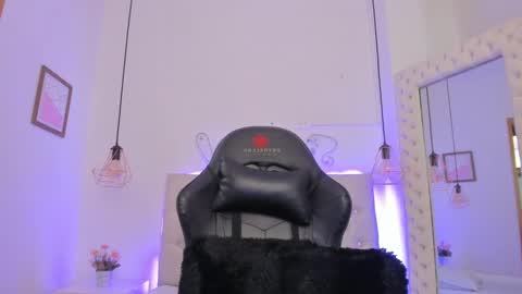 zoeth_ruiz online show from March 11, 2025, 3:23 pm