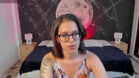 Snapshot of zoewestt chatting on September 15, 2025, 12:27 pm Zoe online show from September 15, 2025, 12:27 pm