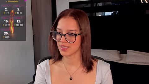 Snapshot of zoewestt chatting on October 10, 2025, 2:27 pm Zoe online show from October 10, 2025, 2:27 pm