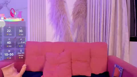 Snapshot of zoewestt chatting on December 14, 2025, 5:02 am Zoe online show from December 14, 2025, 5:02 am