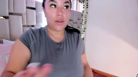 Snapshot of zoey_thommpson chatting on October 26, 2025, 2:56 pm zoey thommpson online show from October 26, 2025, 2:56 pm