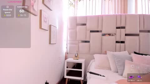 Snapshot of zoey_thommpson chatting on November 6, 2025, 7:59 pm zoey thommpson online show from November 6, 2025, 7:59 pm