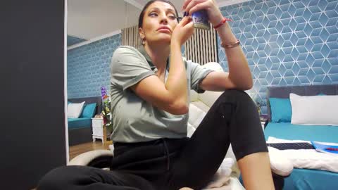 Zoey online show from November 6, 2025, 6:09 pm