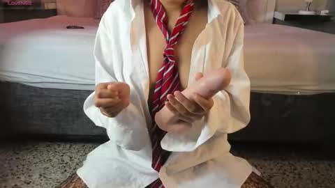 Z O E online show from November 7, 2025, 12:05 pm