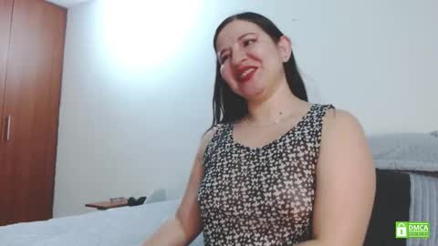 Snapshot of zohe_ chatting on October 6, 2025, 8:34 am zohe online show from October 6, 2025, 8:34 am