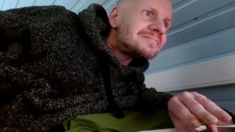 Snapshot of zolexthomas chatting on December 18, 2024, 11:02 am zolexthomas online show from December 18, 2024, 11:02 am