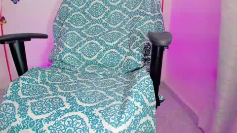 Snapshot of zooeybelair chatting on January 21, 2025, 8:30 am Alicie online show from January 21, 2025, 8:30 am