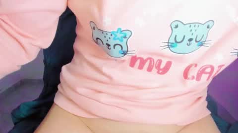 Snapshot of zooeybelair chatting on March 10, 2025, 5:18 pm Alicie online show from March 10, 2025, 5:18 pm