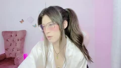 Snapshot of zooeybelair chatting on September 19, 2025, 4:58 am Alicie online show from September 19, 2025, 4:58 am