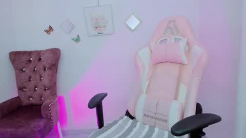 Snapshot of zooeybelair chatting on September 20, 2025, 5:08 am Alicie online show from September 20, 2025, 5:08 am