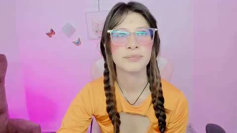 Snapshot of zooeybelair chatting on October 3, 2025, 5:04 am Alicie online show from October 3, 2025, 5:04 am