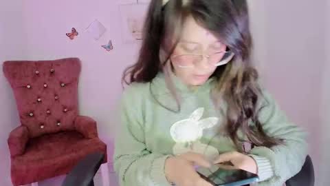 Snapshot of zooeybelair chatting on November 14, 2025, 4:38 pm Alicie online show from November 14, 2025, 4:38 pm