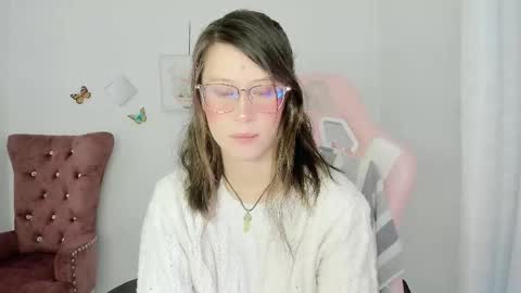 Snapshot of zooeybelair chatting on November 21, 2025, 8:35 am Alicie online show from November 21, 2025, 8:35 am