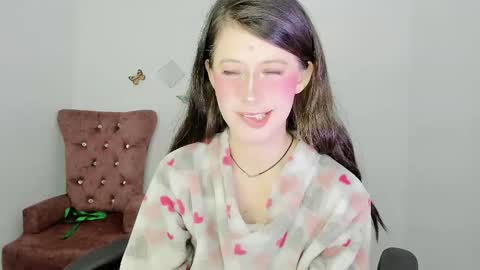 Snapshot of zooeybelair chatting on December 14, 2025, 11:04 am Alicie online show from December 14, 2025, 11:04 am