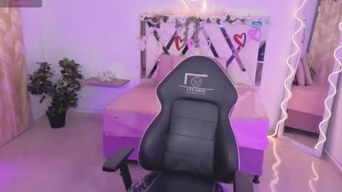 ZURY   online show from November 14, 2025, 11:31 am